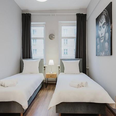 Hala Hostel - Pokoje Na Wylacznosc Tuz Przy Dworcu กดิเนีย ภายนอก รูปภาพ
