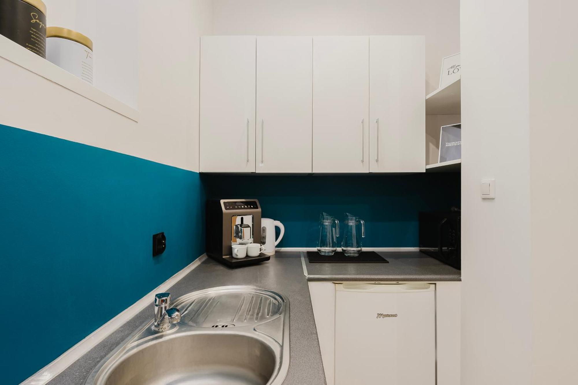 Hala Hostel - Pokoje Na Wylacznosc Tuz Przy Dworcu กดิเนีย ภายนอก รูปภาพ