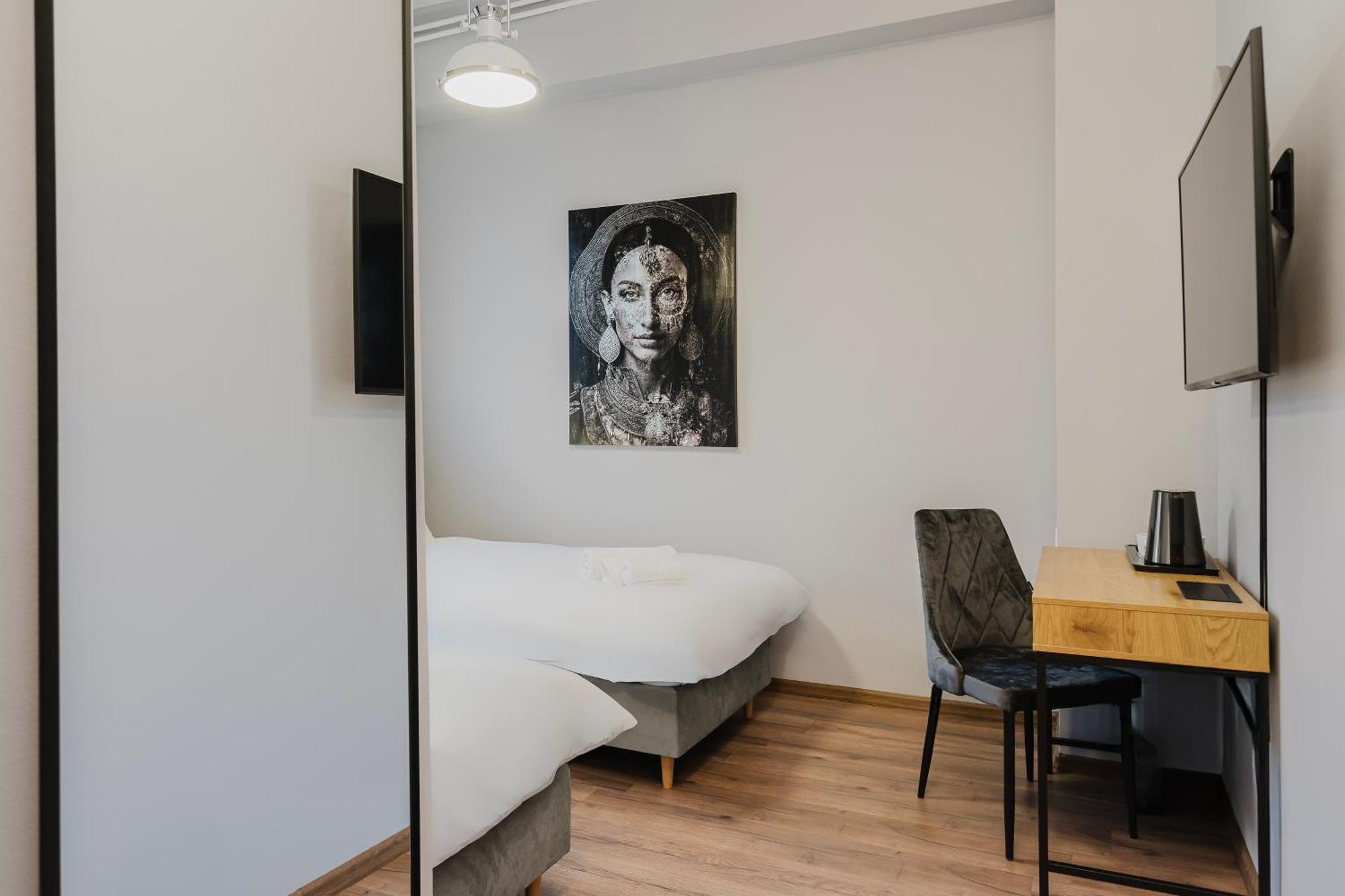 Hala Hostel - Pokoje Na Wylacznosc Tuz Przy Dworcu กดิเนีย ภายนอก รูปภาพ