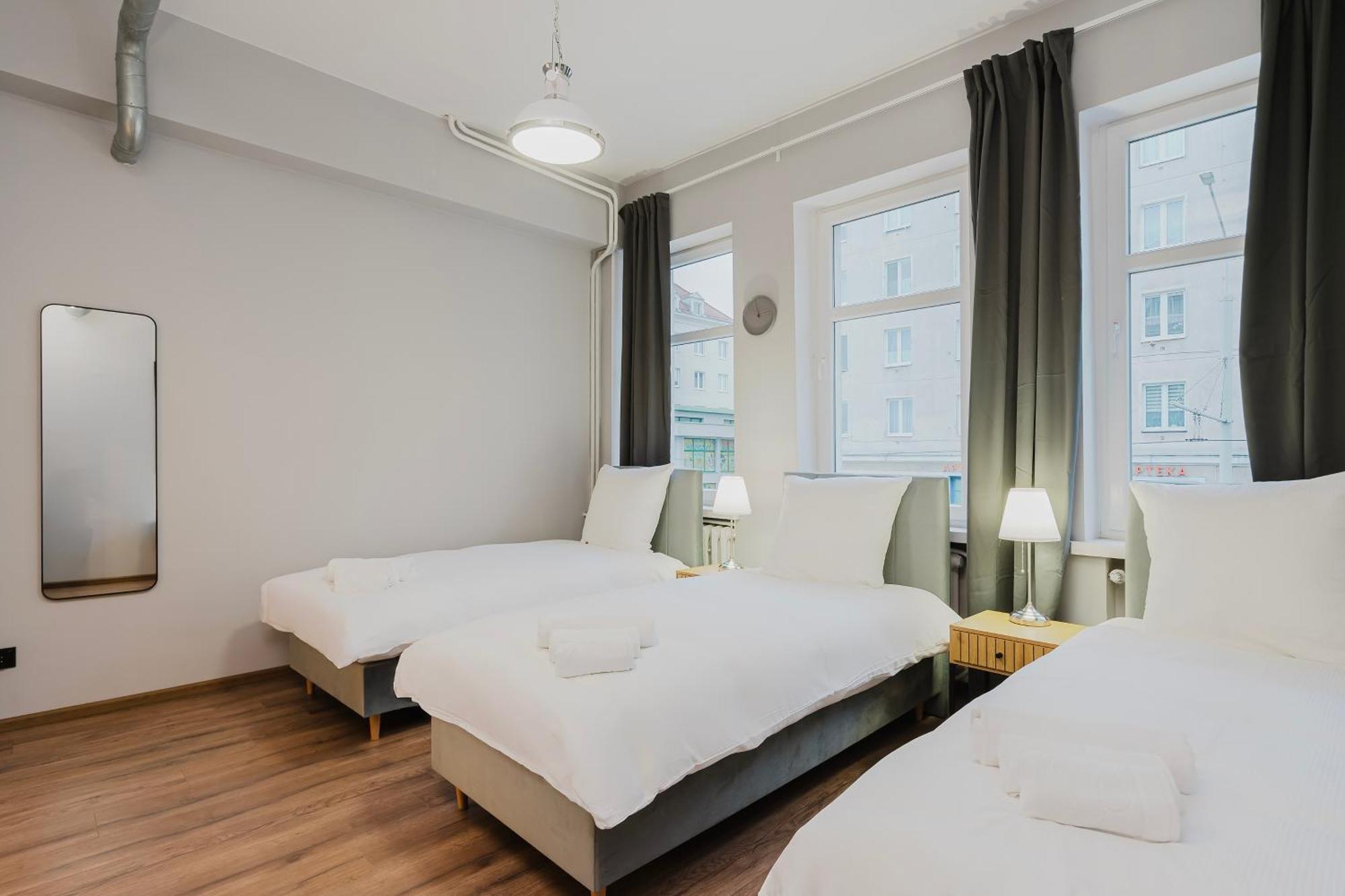 Hala Hostel - Pokoje Na Wylacznosc Tuz Przy Dworcu กดิเนีย ภายนอก รูปภาพ