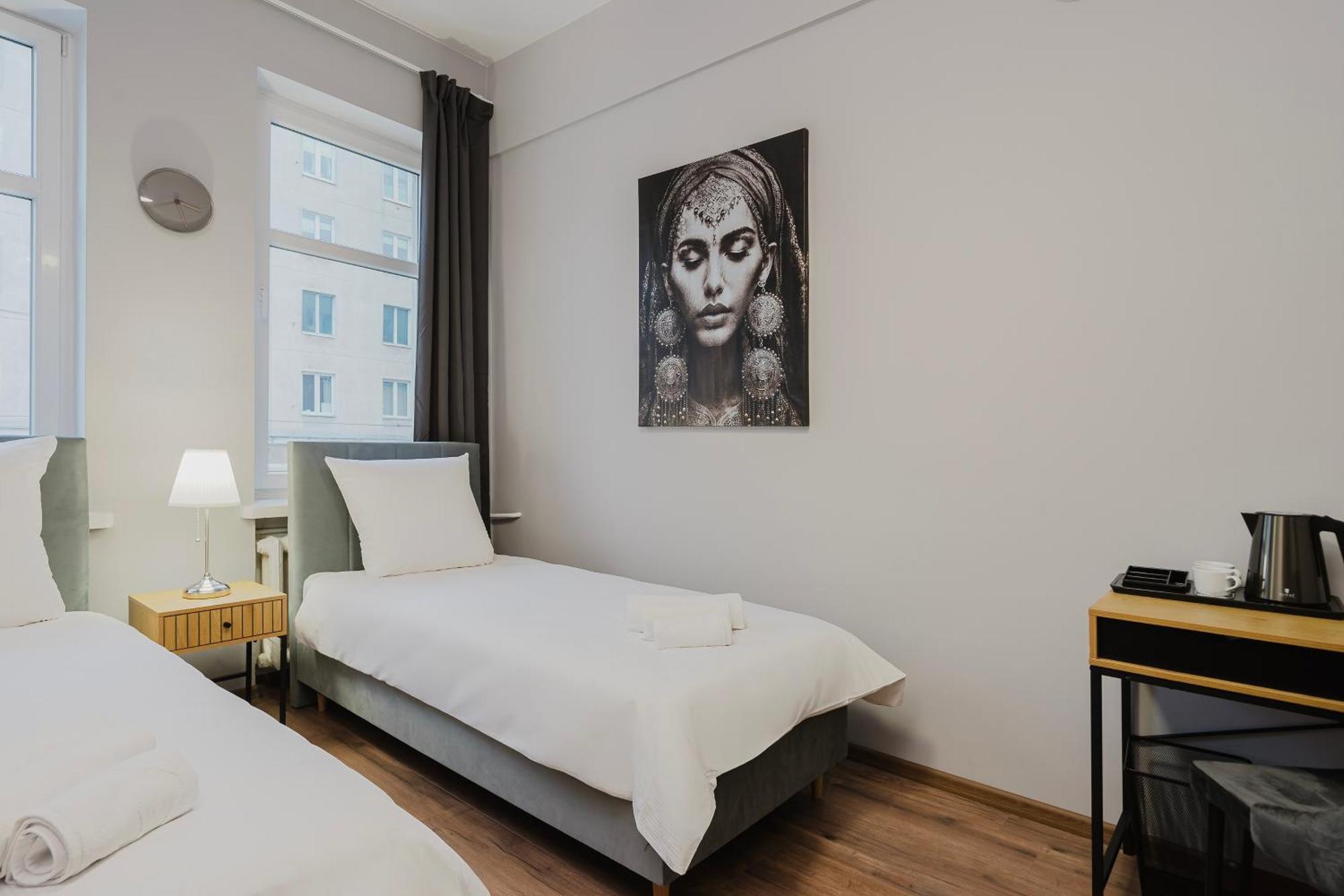 Hala Hostel - Pokoje Na Wylacznosc Tuz Przy Dworcu กดิเนีย ภายนอก รูปภาพ