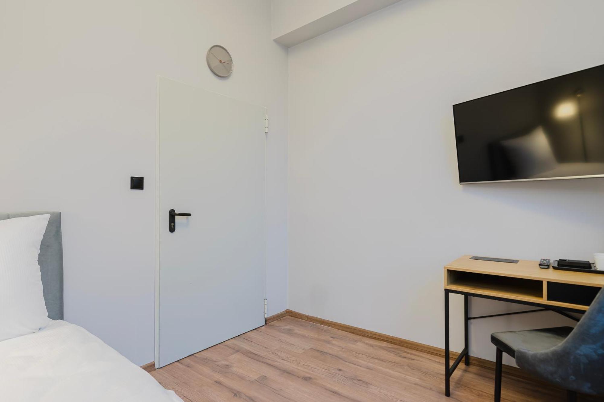 Hala Hostel - Pokoje Na Wylacznosc Tuz Przy Dworcu กดิเนีย ภายนอก รูปภาพ