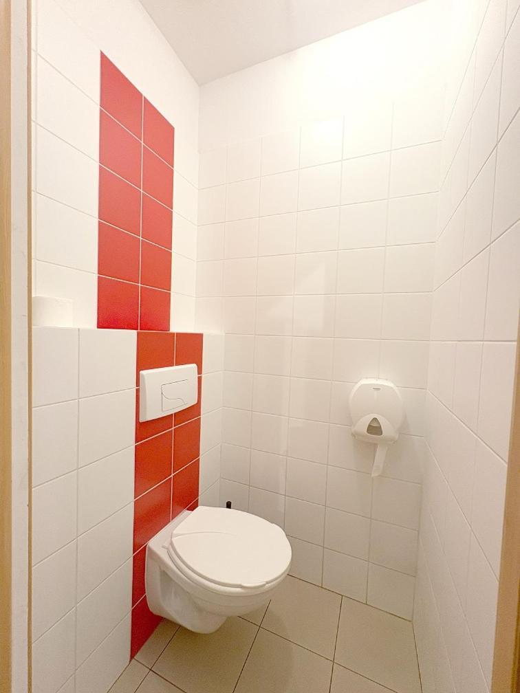 Hala Hostel - Pokoje Na Wylacznosc Tuz Przy Dworcu กดิเนีย ภายนอก รูปภาพ